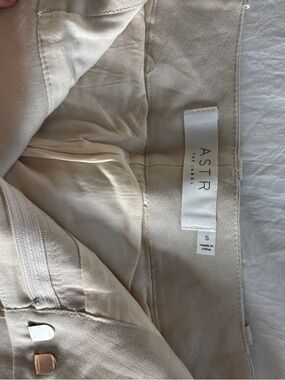 Astr High-Waist Women’s Shorts in Cream